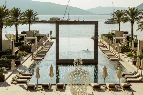 lido-pool-jpg0027F396491-5696-D8A9-84F0-2A211EB84F43.jpg