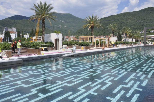 lido-pool-jpg0112504A520-519D-2B40-E4E9-2D62034C7299.jpg