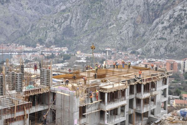 premia-kotor-jpg004025E8384-4566-AC2A-0A89-CD304E97684A.jpg